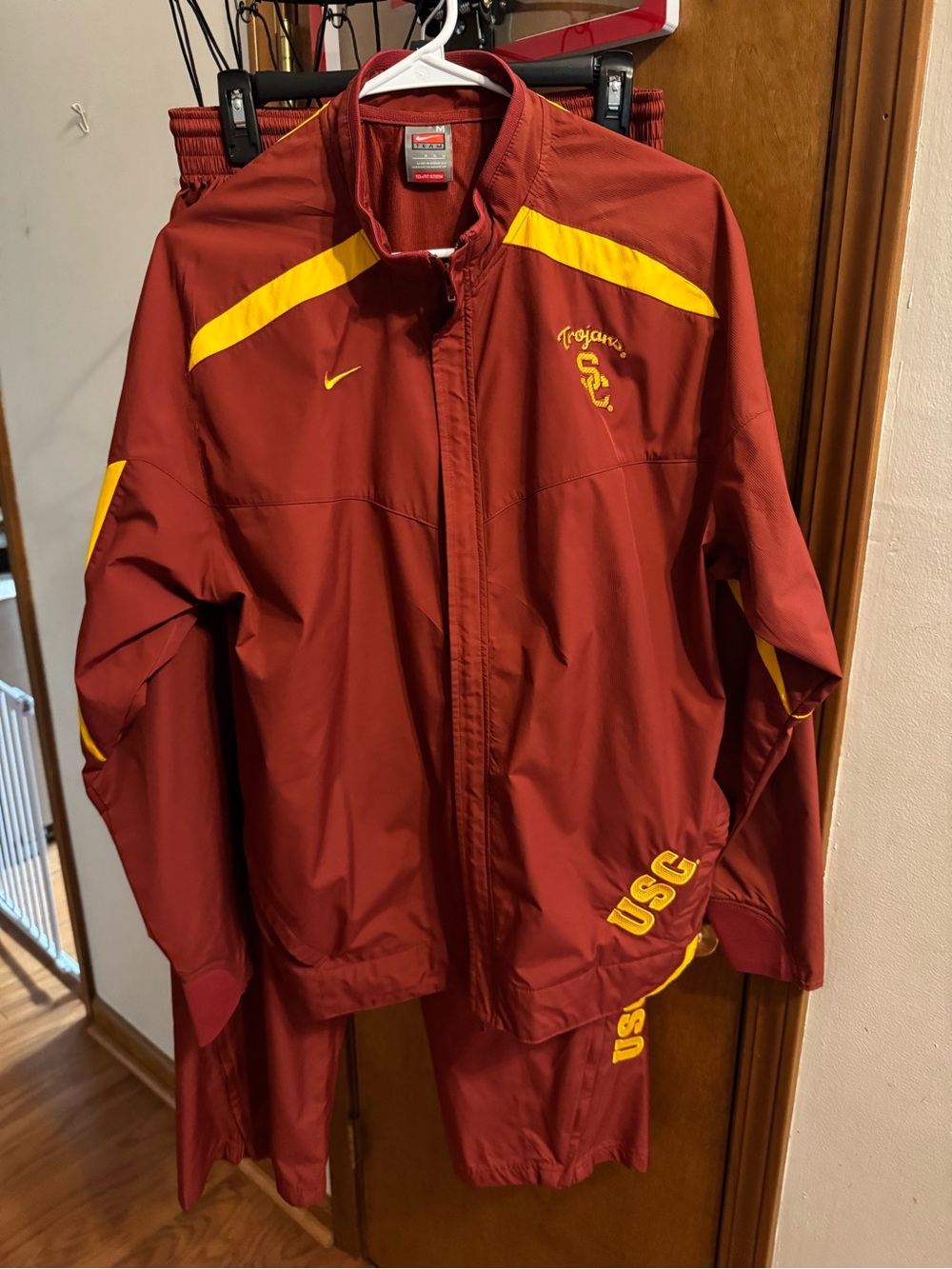 Nike Men's USC Windbreaker Jacket and Pants Ttracksuit